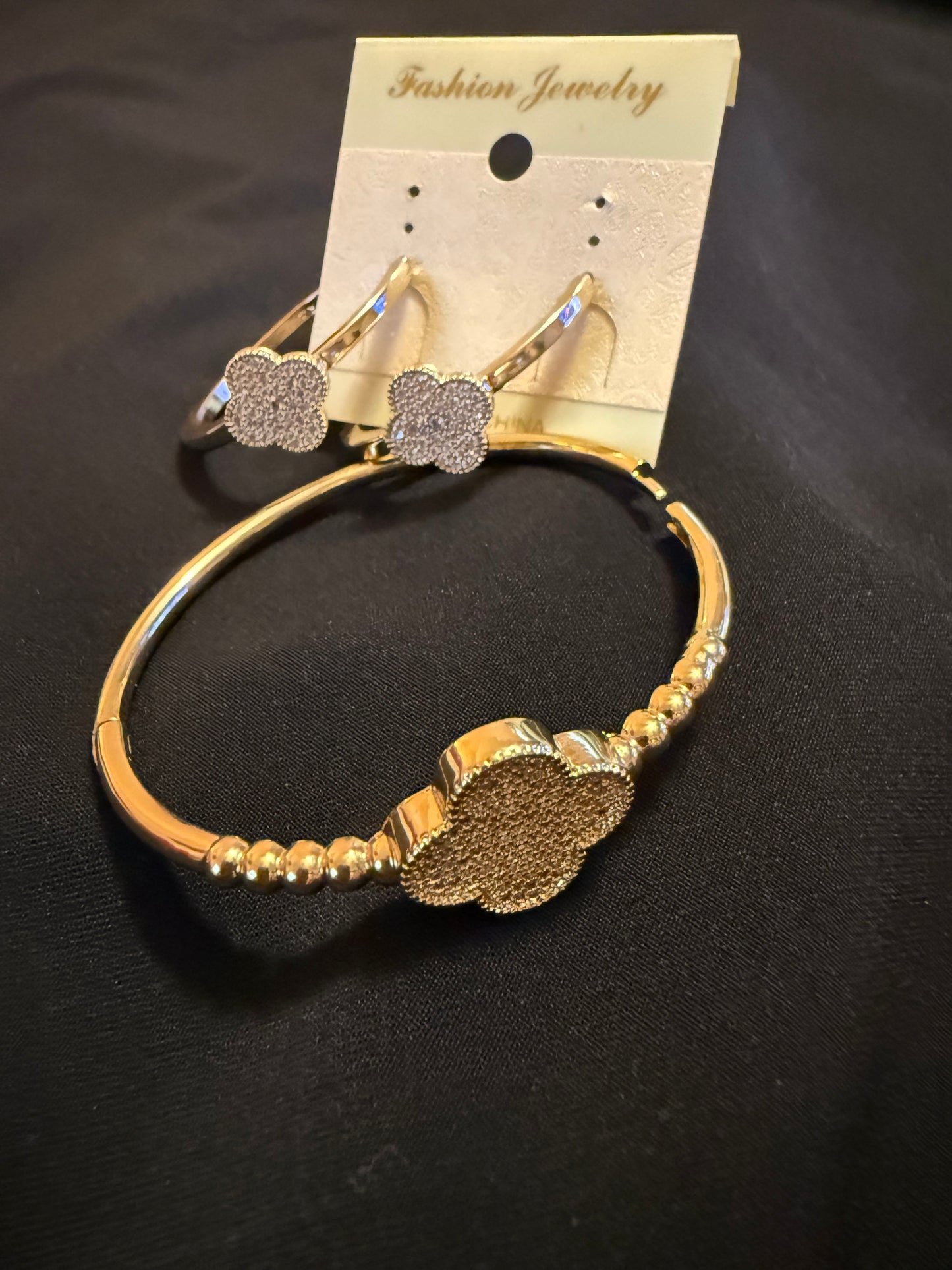 Bracelet/Earrings Clover